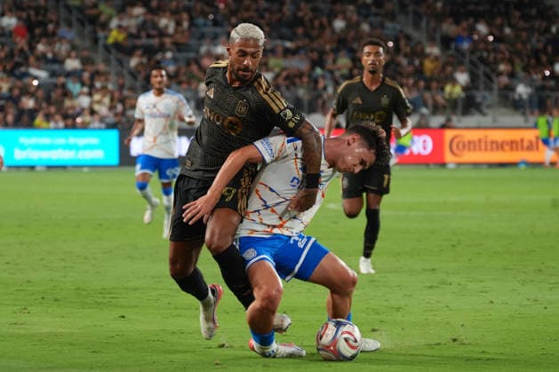 Denis Bouanga (L) of Los Angeles vies for the ball with Luca Bombino of San Diego during an MLS, Fussball Herren, USA match between Los Angeles and San Diego at BMO stadium in Los Angeles, United States, 15 August 2026. MLS: Los Angeles vs San Diego !ACHTUNG: NUR REDAKTIONELLE NUTZUNG!  Copyright: xOmarxAlonsox AME9631 20260816-55021156333_1