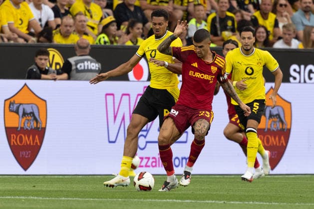 Dortmund, Germany, 15.08.26,Felix Nmecha (Borussia Dortmund) und Gianluca Mancini (AS Rom) im Zweikampf waehrend des Testspiels zwischen Borussia Dortmund - AS Rom im Signal Iduna Park in Dortmund. (Photo by Joachim Bywaletz) DFB DFL REGULATIONS PROHIBIT ANY USE OF PHOTOGRAPHS AS IMAGE SEQUENCES AND OR QUASI-VIDEO. *** Dortmund, Germany, August 15, 2026,Felix Nmecha of Borussia Dortmund and Gianluca Mancini of AS Roma go head-to-head during the friendly match between Borussia Dortmund and AS Roma at Signal Iduna Park in Dortmund. Photo by Joachim Bywaletz. DFB and DFL regulations prohibit any use of photographs as image sequences and OR QUASI-VIDEO Copyright: JoachimxBywaletz xJB-Sportfoto