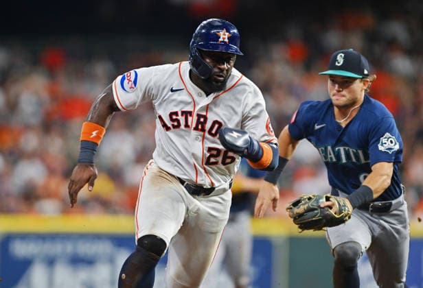 August 15, 2026: Houston Astros left fielder Taylor Trammell tries to steal third base while being chased by Seattle Mariners shortstop Brock Rodden (right) during the seventh inning of a MLB, Baseball Herren, USA game at Daikin Park in Houston, TX. Austin McAfee CSM Houston USA - ZUMAc04_ 20260815_zma_c04_106 Copyright: xAustinxMcafeex
