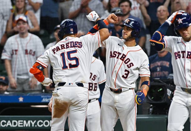 August 15, 2026: Houston Astros third baseman Isaac Paredes (15) celebrates with shortstop Jeremy Pena (3) after hitting a home run during the eighth inning of a MLB, Baseball Herren, USA game at Daikin Park in Houston, TX. Austin McAfee CSM Houston USA - ZUMAc04_ 20260815_zma_c04_114 Copyright: xAustinxMcafeex