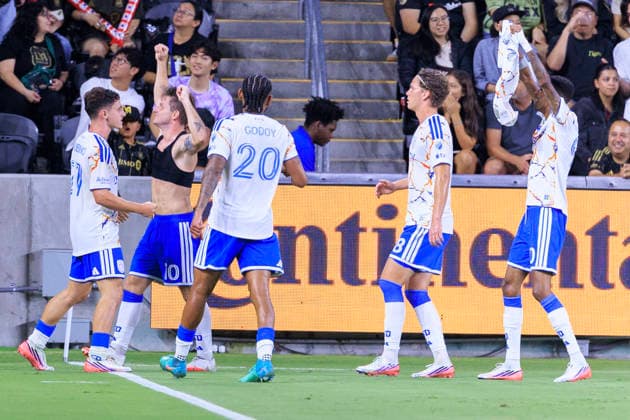 August 15, 2026, Los Angeles, California, USA: Anders Dreyer 10 of the San Diego FC celebrates his goal during their regular season MLS, Fussball Herren, USA game against the Los Angeles Football Club on Saturday August 15, 2026 at the BMO Stadium in Los Angeles, California. LAFC lose to San Diego FC, 0-1. ARIANA RUIZ PI Los Angeles USA - ZUMAp124 20260815_zaa_p124_037 Copyright: xArianaxRuizx
