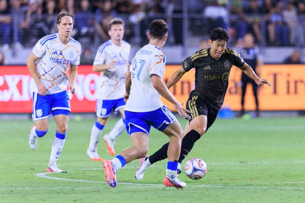 August 15, 2026, Los Angeles, California, USA: Son Heung-Min 7 of the Los Angeles Football Club runs to the goal as Luca Bombino 27 of the San Diego FC defends during their regular season MLS, Fussball Herren, USA game on Saturday August 15, 2026 at the BMO Stadium in Los Angeles, California. LAFC lose to San Diego FC, 0-1. ARIANA RUIZ PI Los Angeles USA - ZUMAp124 20260815_zaa_p124_042 Copyright: xArianaxRuizx