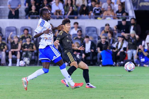 August 15, 2026, Los Angeles, California, USA: Son Heung-Min 7 of the Los Angeles Football Club makes a goal attempt as Manu Duah 26 of the San Diego FC defends during their regular season MLS, Fussball Herren, USA game on Saturday August 15, 2026 at the BMO Stadium in Los Angeles, California. LAFC lose to San Diego FC, 0-1. ARIANA RUIZ PI Los Angeles USA - ZUMAp124 20260815_zaa_p124_047 Copyright: xArianaxRuizx