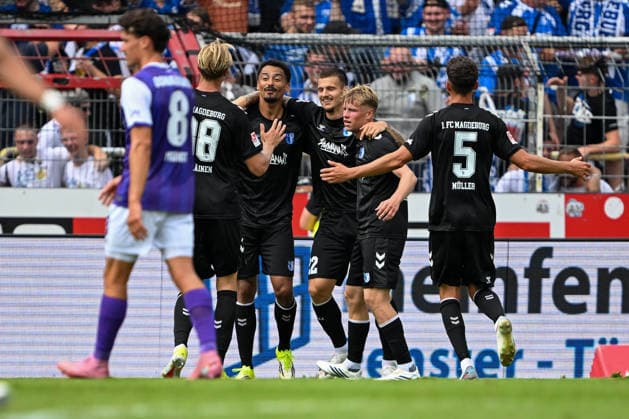 2. Bundesliga 26 27 - VfL Osnabrück - 1. FC Magdeburg am 15.08.2026 an der Bremer Brücke in Osnabrück Jubel, Torjubel, Torschuetze, Torschütze Mateusz Å»ukowski (Magdeburg) jubelt nach seinem Tor zum 0:3. *** 2. Bundesliga, Matchday 26, VfL Osnabrück vs. 1. FC Magdeburg on August 15, 2026, at the Bremer Brücke in Osnabrück—cheers, goal celebrations, Goal scorers, goal scorer Mateusz Zukowski; Magdeburg celebrates after his goal to make it 0–3 MT