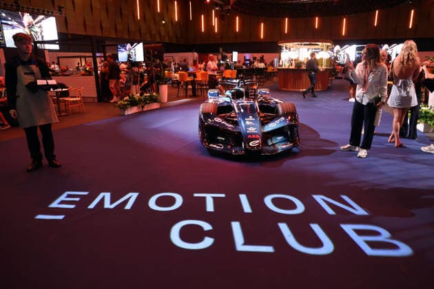 Gen4 Rennfahrzeug im Emotion Club , VIP Gäste, FIA Formel E Weltmeisterschaft, Saison 12, London E- Prix, 15.08.2026, Excel Exibition Centre, 2. freies Training *** Gen4 race car at the Emotion Club, VIP guests, FIA Formula E World Championship, Season 12, London E-Prix, August 15, 2026, Excel Exhibition Center, 2 free practice sessions