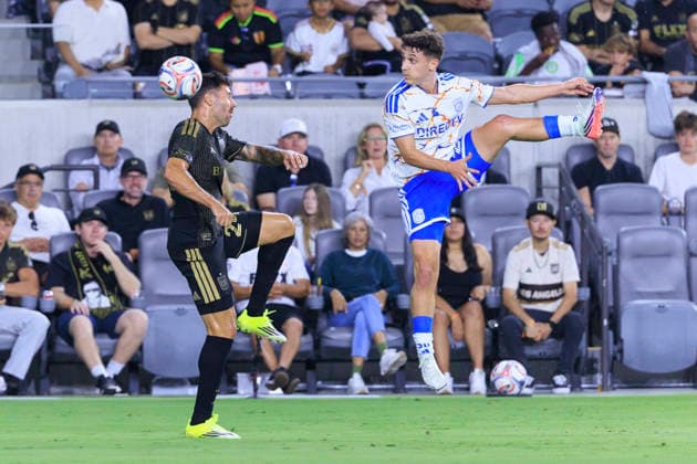 August 15, 2026, Los Angeles, California, USA: Luca Bombino 27 of the San Diego FC jumps as Ryan Hollingshead 24 of the Los Angeles Football Club heads the ball during their regular season MLS, Fussball Herren, USA game against the San Diego FC on Saturday August 15, 2026 at the BMO Stadium in Los Angeles, California. LAFC lose to San Diego FC, 0-1. ARIANA RUIZ PI Los Angeles USA - ZUMAp124 20260815_zaa_p124_054 Copyright: xArianaxRuizx
