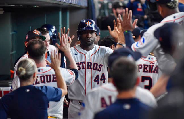 August 15, 2026: Houston Astros designated hitter Yordan Alvarez celebrates with teammates after scoring during the first inning of a MLB, Baseball Herren, USA game against the Seattle Mariners at Daikin Park in Houston, TX. Austin McAfee CSM Houston USA - ZUMAc04_ 20260815_zma_c04_129 Copyright: xAustinxMcafeex