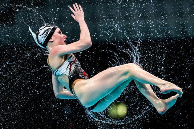 (260816) -- BUDAPEST, Aug. 16, 2026 -- A member of Team Russia performs during the Team Acrobatic Final of the World Aquatics Junior Artistic Swimming Championships in Budapest, Hungary, on Aug. 15, 2026. (Photo by Xinhua) (SP)HUNGARY-BUDAPEST-ARTISTIC SWIMMING-WORLD JUNIOR CHAMPIONSHIPS-TEAM ACROBATIC DavidxBalogh 
