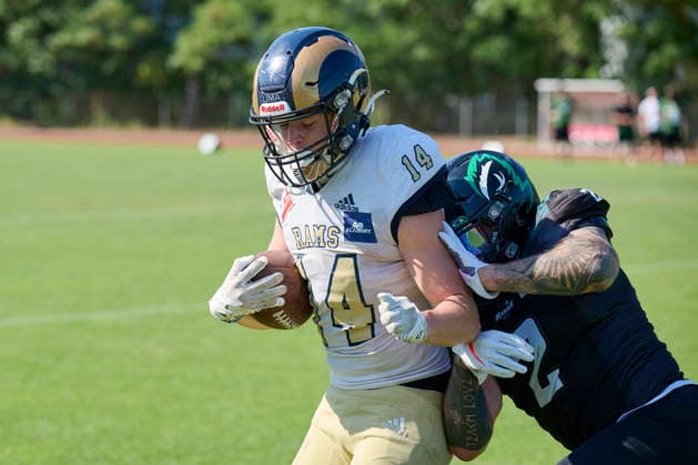 Derby der Stadt Nürnberg in der American Football Regionalliga Bayern, Nürnberg Rams vs. Nürnberg Hawks, American Football Bayern Nürnberg Rams vs. Nürnberg Hawks, American Football Bayern Nuremberg Berthold-Brecht-Sportanlage Bayern Deutschland *** Nuremberg City Derby in the Bavarian American Football Regional League: Nuremberg Rams vs. Nuremberg Hawks, American Football Bavaria: Nuremberg Rams vs. Nuremberg Hawks, American Football Bavaria, Nuremberg Berthold Brecht Sports Complex, Bavaria, Germany Copyright: x30nullvierxPhotographie,xGerhardxLehnerx