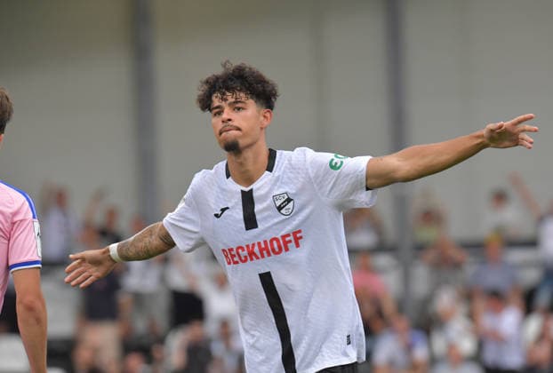15.08.2026, GER, Fussball, 3.Liga, Saison 2026 20267, 02. Spieltag, Sportclub-Arena, Verl SC Verl - MSV Duisburg 2 : 4 Tor-Jubel SC Verl: Torschütze Andre Leipold (SC Verl), Aktion, Einzelbild, Quer, Mimik, Gestik, Jubel, jubeln, Freude, freuen *** August 15, 2026, GER, Soccer, 3rd Division, 2026–2027 Season, Matchday 2, Sportclub Arena, Verl SC Verl vs. MSV Duisburg 2–4, Goal Celebration, SC Verl Goal Scorer Andre Leipold, SC Verl, Action, Single Frame, Horizontal, Facial Expressions, Gestures, Celebration, Cheering, Joy, Happiness