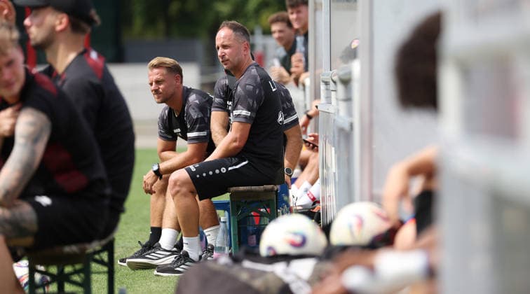 2026.08.15, Deutschland, Stuttgart Fußball U19 VfB Stuttgart vs. FC Ingolstadt 04, Trainer Tobias Rathgeb (VfB) *** August 15, 2026, Germany, Stuttgart: U19 Soccer Match: VfB Stuttgart vs. FC Ingolstadt 04; Coach: Tobias Rathgeb (VfB)