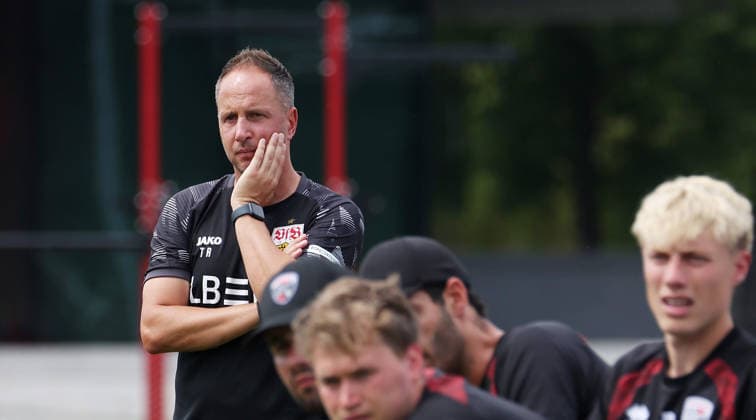 2026.08.15, Deutschland, Stuttgart Fußball U19 VfB Stuttgart vs. FC Ingolstadt 04, Trainer Tobias Rathgeb (VfB, links) *** August 15, 2026, Germany, Stuttgart, U19 Soccer: VfB Stuttgart vs. FC Ingolstadt 04; Coach Tobias Rathgeb (VfB), left