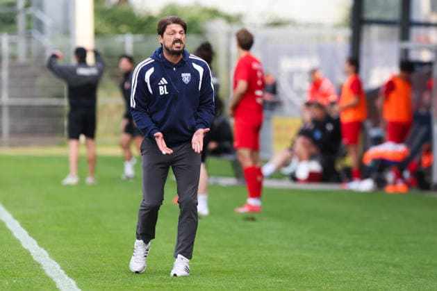 15.08.2026, Fussball, Herren, Regionalliga Nord, 4. Spieltag, BSV Kickers Emden - Eimsbütteler TV Trainer Björn Lindemann (BSV Kickers Emden) *** August 15, 2026, Soccer, Men s, Regionalliga Nord, Matchday 4, BSV Kickers Emden vs. Eimsbütteler TV, Coach Björn Lindemann, BSV Kickers Emden