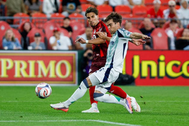 Toronto FC v New England Revolution Theo Corbeanu 7 of Toronto FC shoots the ball and scores the team s first goal during a Major League Soccer game between Toronto FC and New England Revolution at BMO Field in Toronto, Ontario, Canada, on August 15, 2026. Toronto Ontario Canada  Copyright: xIndrawanxKumalax originalFilename:kumala-majorlea260815_np1Y9.jpg