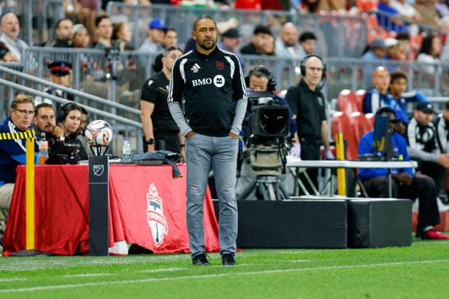 Toronto FC v New England Revolution Robin Fraser, head coach of Toronto FC, watches the team play during a Major League Soccer game between Toronto FC and New England Revolution at BMO Field in Toronto, Ontario, Canada, on August 15, 2026. Toronto Ontario Canada  Copyright: xIndrawanxKumalax originalFilename:kumala-majorlea260815_npkdY.jpg