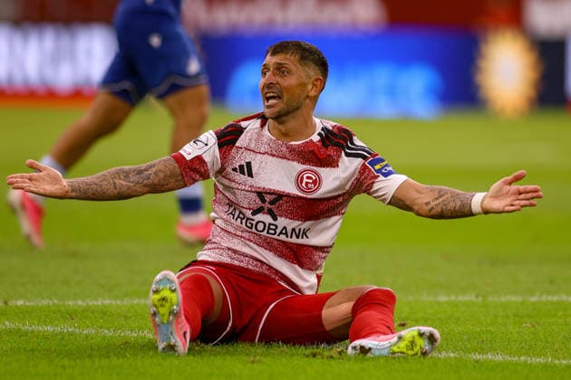 15.08.2026, GER, Fussball, Herren, 3. Liga , Saison 2026 2027, Fortuna Düsseldorf - TSG Hoffenheim II Matthias Zimmermann (F95) gestikuliert, Gestik *** 15 08 2026, GER, Soccer, Gentlemen, 3 League , Season 2026 2027, Fortuna Dusseldorf TSG Hoffenheim II Matthias Zimmermann F95 gestures, Gesture Copyright: xSvenxHanischx