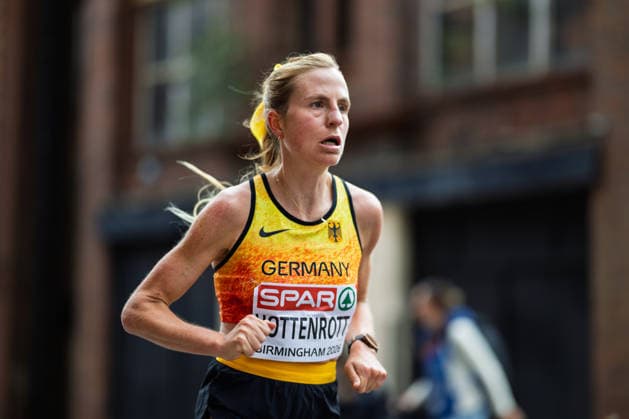 BIRMINGHAM, UNITED KINGDOM - AUGUST 16: Laura Hottenrott of Germany competes in the Women s Marathon during the European Athletics Championships in Birmingham on August 16, 2026 in Birmingham, United Kingdom. England United Kingdom Copyright: xBEAUTIFULxSPORTS TobiasxLacknerx