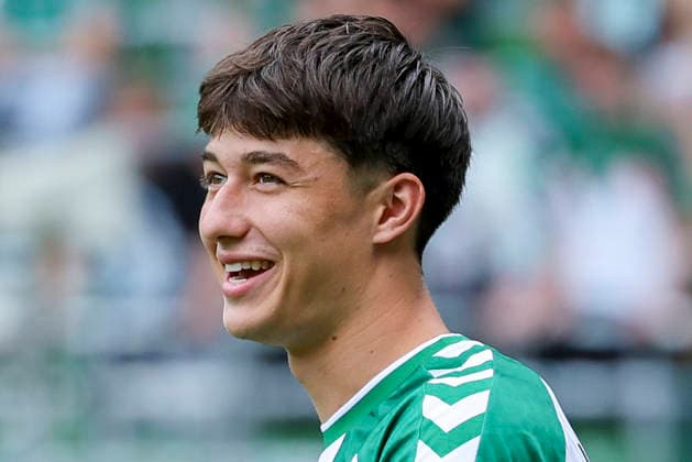 Patrice Covic (Werder Bremen) lacht waehrend des Freundschaftsspiels zwischen Werder Bremen und AJ Auxerre im Weserstadion am 15. August 2026 in Bremen, Deutschland. (Foto von Marco Steinbrenner DeFodi Images) +++ Patrice Covic (Werder Bremen) smiles during the Friendly match between Werder Bremen and AJ Auxerre at Weserstadion on August 15, 2026 in Bremen, Germany. (Photo by Marco Steinbrenner DeFodi Images) (Photo by Marco Steinbrenner DeFodi Images) -