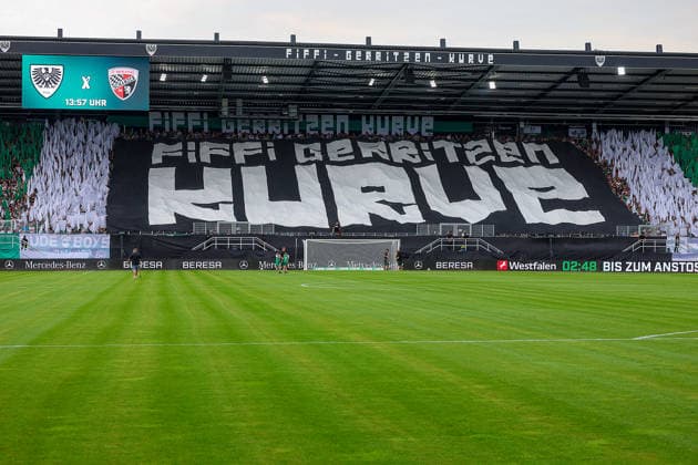 15.08.2026, xsscx, Fußball 3. Liga, Preußen Münster - FC Ingolstadt 04, 2. Spieltag, LVM-Preußenstadion, Saison 2026 2027: Choreografie Choreography Choreo der Fans auf der Tribüne Ultras von Preußen Münster zur Einweihung der neuen Tribüne, der Fiffi-Gerritzen-Kurve DFB regulations prohibit any use of photographs as image sequences and or quasi-video. Nordrhein-Westfalen Deutschland *** August 15, 2026, xsscx, Soccer 3rd Division, Preußen Münster vs. FC Ingolstadt 04, Matchday 2, LVM Preußenstadion, 2026–2027 Season: Choreography by the fans in the stands—Preußen Münster Ultras—for the inauguration of the new grandstand, the Fiffi Gerritzen Curve. DFB regulations prohibit any use of photographs as image sequences and or quasi-video. North Rhine-Westphalia, Germany