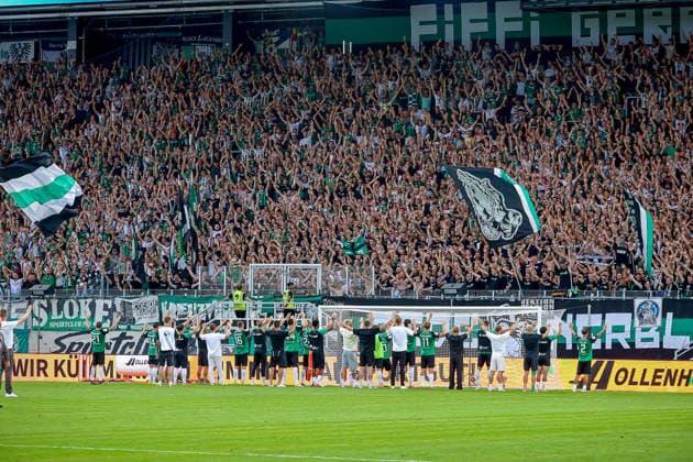 15.08.2026, xsscx, Fußball 3. Liga, Preußen Münster - FC Ingolstadt 04, 2. Spieltag, LVM-Preußenstadion, Saison 2026 2027: Fans von Preußen Münster feiern nach dem Spiel mit der Mannschaft an DFB regulations prohibit any use of photographs as image sequences and or quasi-video. Nordrhein-Westfalen Deutschland *** August 15, 2026, xsscx, Soccer 3rd Division, Preußen Münster vs. FC Ingolstadt 04, Matchday 2, LVM Preußenstadion, 2026–2027 Season. Preußen Münster fans celebrate with the team after the game. DFB regulations prohibit any use of photographs as image sequences and or quasi-video. North Rhine-Westphalia, Germany