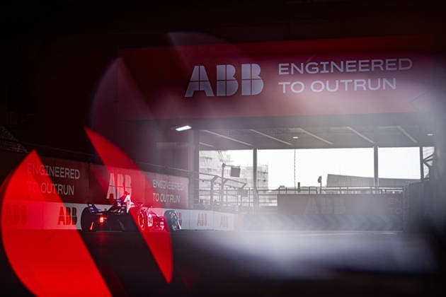 2026 FORMULA E LONDON ePRIX 94 WEHRLEIN Pascal (ger), Porsche Formula E Team, Porsche 99X Electric, action during the London ePrix, 16th and 17th round of the 2025-26 ABB FIA Formula E World Championship, WM, Weltmeisterschaft on the ExCel London Circuit from August 14 to 16, 2026 in London, United Kingdom -  Copyright: xGERMAINxHAZARDx