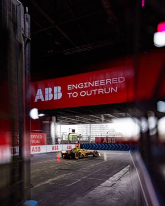 2026 FORMULA E LONDON ePRIX 77 BARNARD Taylor (gbr), DS Penske, DS E-Tense FE25, action during the London ePrix, 16th and 17th round of the 2025-26 ABB FIA Formula E World Championship, WM, Weltmeisterschaft on the ExCel London Circuit from August 14 to 16, 2026 in London, United Kingdom -  Copyright: xGERMAINxHAZARDx