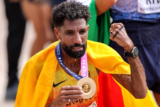 2026 European Athletics Championships, Alexander Stadium, Birmingham, England 16 8 2026 Men s Marathon Germany s Amanal Petros celebrates after the race with his gold medal Amanal Petros celebrates after the race with his gold medal 16 8 2026  Copyright: xx 0S9A9134
