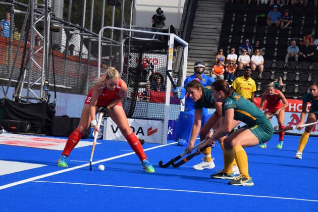 Sophie Hamilton (23 England Hockey Team) attacs during the FIH World Cup game between England and South Africa at Wagener stadion, Amstelveen, Netherlands.  Copyright: xArnexvanxderxBenx xSPPx Sportspressphoto_SPR208372