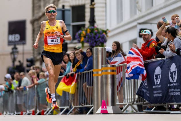 BIRMINGHAM, UNITED KINGDOM - AUGUST 16: Erik Hille of Germany competes in the Men s Marathon during the European Athletics Championships in Birmingham on August 16, 2026 in Birmingham, United Kingdom. England United Kingdom Copyright: xBEAUTIFULxSPORTS TobiasxLacknerx