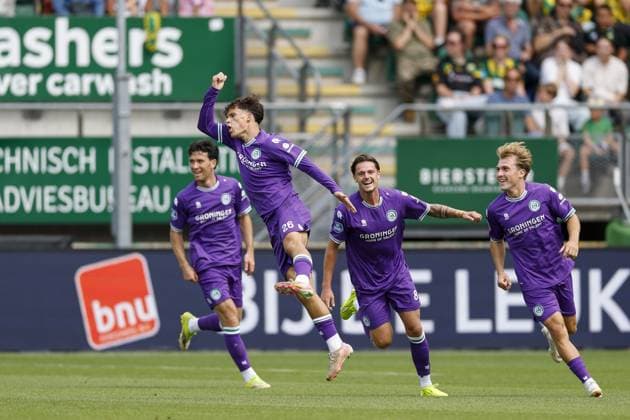 THE HAGUE - (lr) Pelle Clement of FC Groningen, Thom van Bergen of FC Groningen, Tika de Jonge of FC Groningen, and Jorg Schreuders of FC Groningen celebrate the 0-1 during the Dutch Eredivisie match between ADO Den Haag and FC Groningen at the WerkTalent Stadion on August 16, 2026, in Amsterdam, the Netherlands. MAURICE VAN STEEN ANP Eredivisie 2026-2027 xVIxANPxSportx xxANPxIVx 565601368 originalFilename: 565601368.jpg