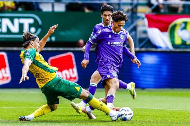 DEN HAAG , 16-08-2026 , WerkTalent Stadium , season 2026 2027 , Dutch Eredivisie football , match between ADO Den Haag and FC Groningen , picture shows Groningen player Thom van Bergen , ADO player Pascal Mulder ADO - Groningen  x205768527x Copyright:
