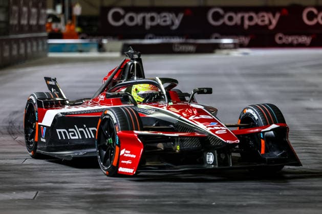 Edoardo Mortara (Mahindra Racing, 48) während waehrend des Qualifyings, ABB FIA Formula E World Championship, WM, Weltmeisterschaft London e-Prix 2026, Vereinigtes Koenigreich, Saison 12 2025 26, Runde 17, 16.07.2026, ABB FIA Formula E World Championship, London e-Prix 2026, Vereinigtes Koenigreich, Saison 12 2025 26, Runde 17, 16.07.2026 London *** Edoardo Mortara, Mahindra Racing, 48th in qualifying, ABB FIA Formula E World Championship, 2026 London e-Prix, United Kingdom, Season 12 (2025–26), Round 17, July 16, 2026, ABB FIA Formula E World Championship, 2026 London e-Prix, United Kingdom, Season 12 (2025–26), Round 17, July 16, 2026, London Copyright: xEibner-Pressefoto LauraxRoemerx EP_LRR