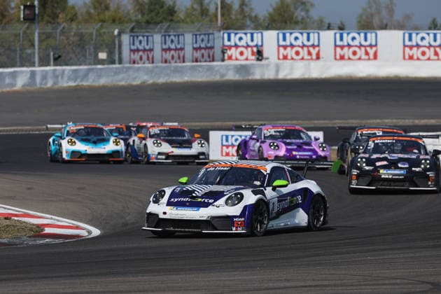 Nürburg, Deutschland 15.- 16. August 2026: Porsche Sixt Carrera Cup Deutschland - 2026 - Nürburgring - Sonntag Rennen 2 Im Bild: Robert de Haan (NED 1) führt das Feld an Nürburgring Rheinland-Pfalz *** Nürburg, Germany, August 15–16, 2026 Porsche Sixt Carrera Cup Germany 2026 Nürburgring Sunday Race 2 Pictured: Robert de Haan (NED 1) leads the field at the Nürburgring, Rhineland-Palatinate Copyright: xFotostandx xFWMEDIAx
