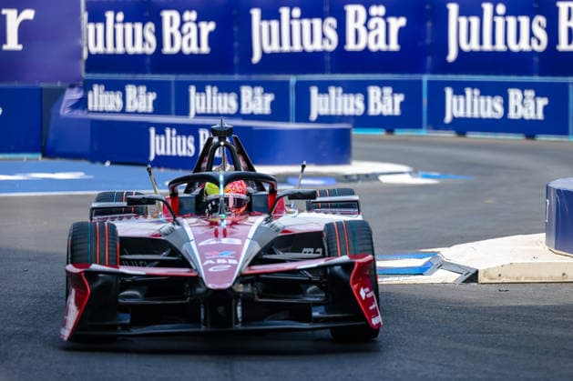 Edoardo Mortara (Mahindra Racing, 48) während waehrend des Qualifyings, ABB FIA Formula E World Championship, WM, Weltmeisterschaft London e-Prix 2026, Vereinigtes Koenigreich, Saison 12 2025 26, Runde 17, 16.07.2026, ABB FIA Formula E World Championship, London e-Prix 2026, Vereinigtes Koenigreich, Saison 12 2025 26, Runde 17, 16.07.2026 London *** Edoardo Mortara, Mahindra Racing, 48th in qualifying, ABB FIA Formula E World Championship, 2026 London e-Prix, United Kingdom, Season 12 (2025–26), Round 17, July 16, 2026, ABB FIA Formula E World Championship, 2026 London e-Prix, United Kingdom, Season 12 (2025–26), Round 17, July 16, 2026, London Copyright: xEibner-Pressefoto LauraxRoemerx EP_LRR