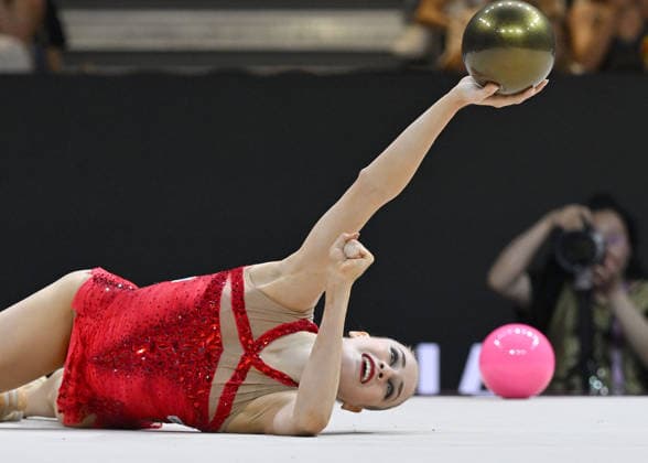 16.08.2026, xhbx, Rhythmische Sportgymnastik Weltmeisterschaft 2026, v.l. Darja Varfolomeev (Deutschland) Ball Frankfurt am Main *** August 16, 2026, xhbx, 2026 Rhythmic Gymnastics World Championships, from left: Darja Varfolomeev, Germany, Ball, Frankfurt am Main