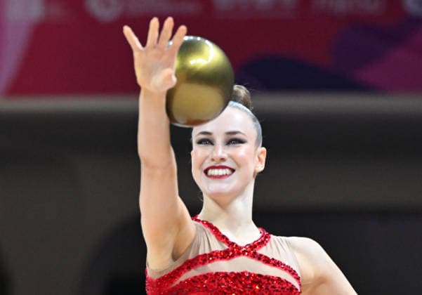 16.08.2026, xhbx, Rhythmische Sportgymnastik Weltmeisterschaft 2026, v.l. Darja Varfolomeev (Deutschland) Ball Frankfurt am Main *** August 16, 2026, xhbx, 2026 Rhythmic Gymnastics World Championships, from left: Darja Varfolomeev, Germany, Ball, Frankfurt am Main