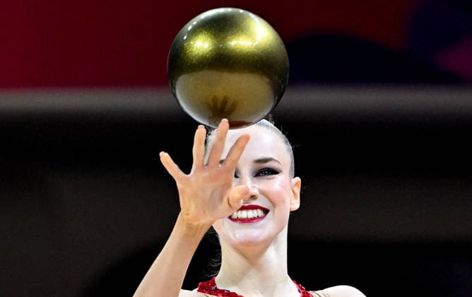 16.08.2026, xhbx, Rhythmische Sportgymnastik Weltmeisterschaft 2026, v.l. Darja Varfolomeev (Deutschland) Ball Frankfurt am Main *** August 16, 2026, xhbx, 2026 Rhythmic Gymnastics World Championships, from left: Darja Varfolomeev, Germany, Ball, Frankfurt am Main