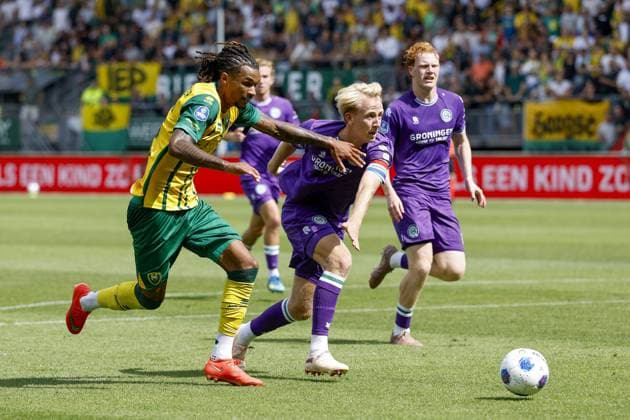 THE HAGUE - (lr) Yannick Eduardo of ADO Den Haag, Thijmen Blokzijl of FC Groningen during the Dutch Eredivisie match between ADO Den Haag and FC Groningen at the WerkTalent Stadion on August 16, 2026 in Amsterdam, the Netherlands. MAURICE VAN STEEN ANP Eredivisie 2026-2027 xVIxANPxSportx xxANPxIVx 565603698 originalFilename: 565603698.jpg