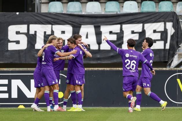 THE HAGUE - FC Groningen players celebrate David van der Werff s 0-3 goal during the Dutch Eredivisie match between ADO Den Haag and FC Groningen at the WerkTalent Stadion on August 16, 2026, in Amsterdam, the Netherlands. MAURICE VAN STEEN ANP Eredivisie 2026-2027 xVIxANPxSportx xxANPxIVx 565603700 originalFilename: 565603700.jpg