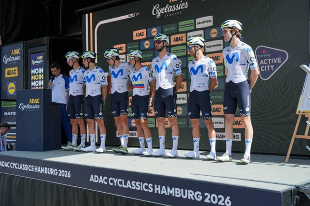 Deutschland: Hamburg - Buxtehude: ADAC Cyclassics 2026 (1.UWT), UCI Worldtour, Männer Elite, Eintages Radrennen: Teampraesentation in Buxtehude: Movistar Team (WT) *** Germany, Hamburg, Buxtehude, ADAC Cyclassics 2026, 1 UWT, UCI World Tour, Men s Elite, One-Day Cycling Race, Team Presentation in Buxtehude, Movistar Team WT Copyright: xStefanxTrochax