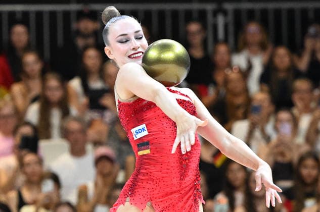 16.08.2026, xhbx, Rhythmische Sportgymnastik Weltmeisterschaft 2026, v.l. Darja Varfolomeev (Deutschland) Ball Frankfurt am Main *** August 16, 2026, xhbx, 2026 Rhythmic Gymnastics World Championships, from left: Darja Varfolomeev, Germany, Ball, Frankfurt am Main