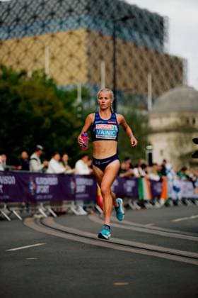 European Athletics Championships; Birmingham, 16.08.2026 Alisa Vainio (Finnland) während des Marathonlaufs bei den Europameisterschaften in der Leichtathletik am 16. August 2026 in Birmingham an und läuft an Zuschauern vorbei. *** European Athletics Championships, Birmingham, August 16, 2026: Alisa Vainio of Finland competes in the marathon at the European Athletics Championships on August 16, 2026, in Birmingham, running past spectators Copyright: xBEAUTIFULxSPORTS Flatemerschx