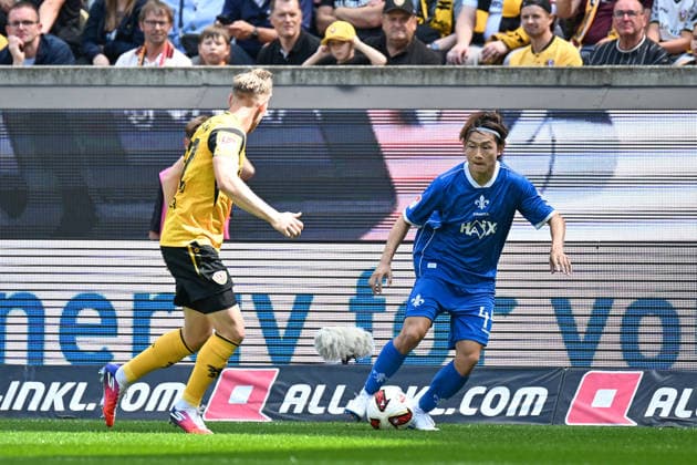 Fußball I Herren I Saison 2026-2027 I 2. Bundesliga I 2. Spieltag I SG Dynamo Dresden - SV Darmstadt 98 I 16.08.2026 Jonas Sterner (32, SG Dynamo Dresden), Yosuke Furukawa (44, SV Darmstadt 98) Dresden Rudolf-Harbig-Stadion (Lennestr. 12) Sachsen Deutschland *** Soccer I Men s I 2026–2027 Season I 2. Bundesliga I Matchday 2 I SG Dynamo Dresden vs. SV Darmstadt 98 I August 16, 2026 Jonas Sterner 32, SG Dynamo Dresden, Yosuke Furukawa 44, SV Darmstadt 98, Dresden, Rudolf Harbig Stadium, Lennestr. 12, Saxony, Germany Copyright: xLobeca InesxHähnelx