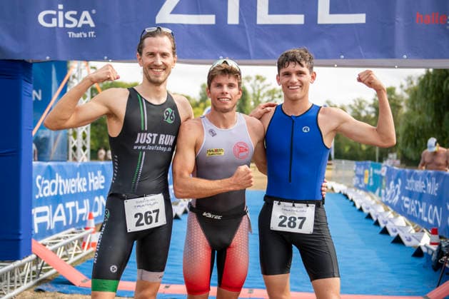 Deutsche Meisterschaften im Swim & Run 2026 Deutschland, Halle Saale 16.August 2026 Im Bild:v.li.Lukas Piatczyc (Hannover 96 Triathlon), Sebastian Grassewitz (WVC Kassel) und Malte Deters (MRRC München) Halle Saale Peissnitz Ziegelwiese Sachsen Anhalt Deutschland *** 2026 German Swim Run Championships, Halle an der Saale, August 16, 2026. Pictured from left: Lukas Piatczyc (Hannover 96 Triathlon), Sebastian Grassewitz (WVC Kassel), and Malte Deters (MRRC Munich). Halle an der Saale, Peissnitz, Ziegelwiese, Saxony-Anhalt, Germany