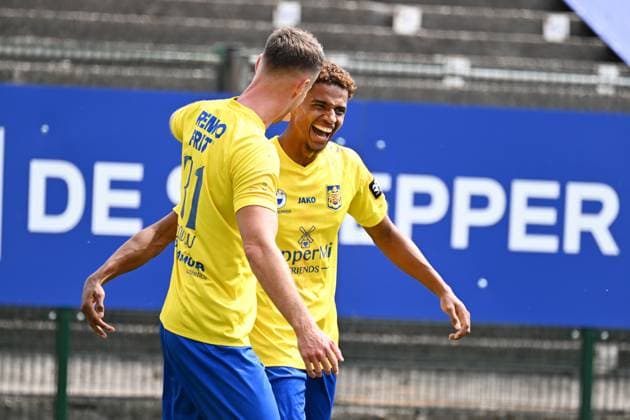 Beveren s Yoni Gomis celebrates after scoring the 1-0 goal during a soccer match between SK Beveren and Royal Sporting Club Anderlecht, Sunday 16 August 2026 in Beveren, on day 2 of the 2026-2027 Jupiler Pro League first division of the Belgian championship. MAARTENxSTRAETEMANS  x183518279x