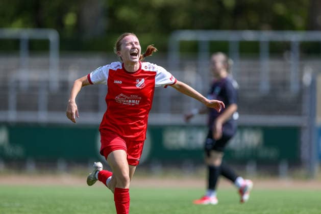 GER, Worms, Wormatia Worms vs SV Eutingen, DFB, DFB Pokal der Frauen, Fussball, Spielzeit 2026 2027, EWR-Arena, Play-offs im Bild: Jana Rinderknecht (SV Eutingen 16) schießt das Tor, Jubel und Freude, Emotionen im DFB Pokal Playoffs DFB DFL REGULATIONS PROHIBIT ANY USE OF PHOTOGRAPHS AS IMAGE SEQUENCES AND OR QUASI-VIDEO, 16.08.2026 *** GER, Worms, Wormatia Worms vs. SV Eutingen, DFB, DFB Women s Cup, Soccer, 2026–2027 Season, EWR Arena, Playoffs in Pictures: Jana Rinderknecht of SV Eutingen scores the 16th goal, celebration and joy, emotions in the DFB Cup playoffs. DFB DFL REGULATIONS PROHIBIT ANY USE OF PHOTOGRAPHS AS IMAGE SEQUENCES AND OR QUASI-VIDEO, August 16, 2026 Copyright: HMBxMedia HendrikxHamelau