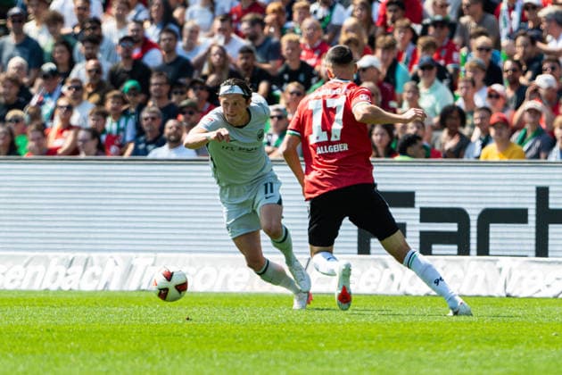 Hannover, Deutschland 16. August 2026: 2. BL - 2026 2027 - Sp. 2 - Hannover 96 gegen VfL Wolfsburg Im Bild: v. li. im Zweikampf Fabian Reese (VfL) und Bastian Allgeier (H96) DFL DFB regulations prohibit any use of photographs as image sequences and or quasi-video Heinz von Heiden Arena Niedersachsen *** Hanover, Germany August 16, 2026 2. Bundesliga 2026–2027 Matchday 2: Hannover 96 vs. VfL Wolfsburg Pictured from left in a tackle: Fabian Reese (VfL) and Bastian Allgeier (H96). DFL and DFB regulations prohibit any use of photographs as image sequences and or quasi video. Heinz von Heiden Arena, Lower Saxony Copyright: xFotostandx xKruczynskix