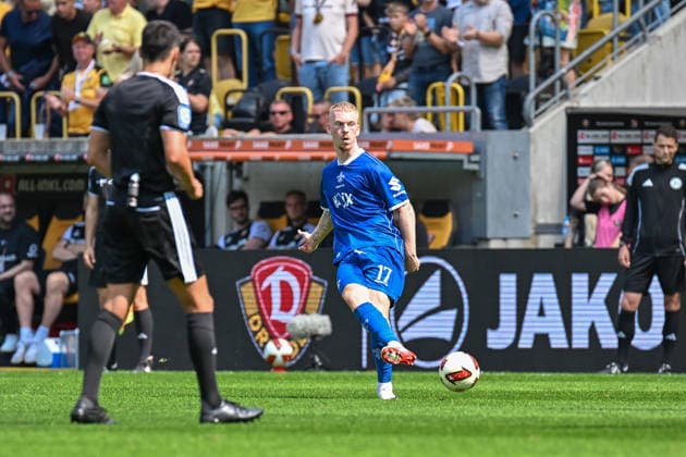 Fußball I Herren I Saison 2026-2027 I 2. Bundesliga I 2. Spieltag I SG Dynamo Dresden - SV Darmstadt 98 I 16.08.2026 Kai Klefisch (17, SV Darmstadt 98) spielt den Ball Freisteller, Nahaufnahme, Porträt, Portrait, Einzelfoto, Einzelbild, Körper Dresden Rudolf-Harbig-Stadion (Lennestr. 12) Sachsen Deutschland *** Soccer I Men s I 2026–2027 Season I 2. Bundesliga I Matchday 2 I SG Dynamo Dresden vs. SV Darmstadt 98 I August 16, 2026 Kai Klefisch 17, SV Darmstadt 98 plays the ball; free kick, close-up, portrait, individual photo, single image, body; Dresden Rudolf Harbig Stadium, Lennestr. 12, Saxony, Germany Copyright: xLobeca InesxHähnelx