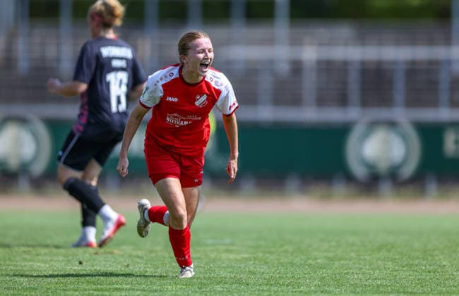 GER, Worms, Wormatia Worms vs SV Eutingen, DFB, DFB Pokal der Frauen, Fussball, Spielzeit 2026 2027, EWR-Arena, Play-offs im Bild: Jana Rinderknecht (SV Eutingen 16) schießt das Tor, Jubel und Freude, Emotionen im DFB Pokal Playoffs DFB DFL REGULATIONS PROHIBIT ANY USE OF PHOTOGRAPHS AS IMAGE SEQUENCES AND OR QUASI-VIDEO, 16.08.2026 *** GER, Worms, Wormatia Worms vs. SV Eutingen, DFB, DFB Women s Cup, Soccer, 2026–2027 Season, EWR Arena, Playoffs in Pictures: Jana Rinderknecht (SV Eutingen 16) scores the goal, celebration and joy, emotions in the DFB Cup playoffs. DFB DFL REGULATIONS PROHIBIT ANY USE OF PHOTOGRAPHS AS IMAGE SEQUENCES AND OR QUASI-VIDEO, August 16, 2026 Copyright: HMBxMedia HendrikxHamelau