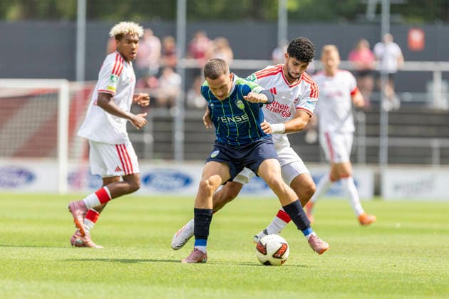 Regionalliga West: 1. FC Köln U21, U 21 - FC Gütersloh, 16.08.2026 Phil Beckhoff (FC Gütersloh, 8), Fayssal Harchaoui (1. FC Köln U21, 15). Regionalliga West, 1. FC Köln U21 - FC Gütersloh, 3. Spieltag, am 16.08.2026, Franz-Kremer-Stadion, Köln *** Regionalliga West: 1. FC Köln U21 vs. FC Gütersloh, August 16, 2026; Phil Beckhoff (FC Gütersloh), 8; Fayssal Harchaoui (1. FC Köln U21), 15; Regionalliga West, 1 FC Cologne U21 vs. FC Gütersloh, Matchday 3, August 16, 2026, Franz Kremer Stadium, Cologne Copyright: xBEAUTIFULxSPORTS Meuselx